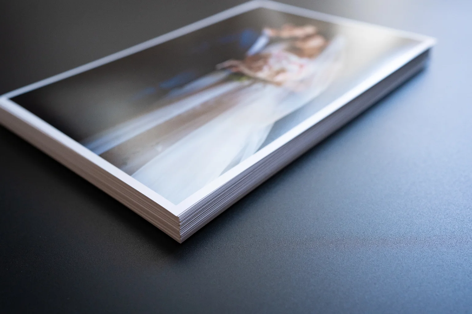 Náhľad tlačenej fotografie s veľkým bielym rámikom